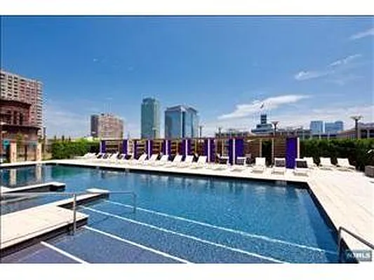 Sold by Prominent Properties Sotheby's International Realty | media 49
