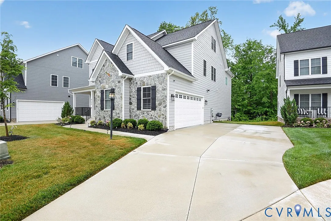 6 bed, 4.0 bath, 4385 sqft, $5,200 — Photo 2