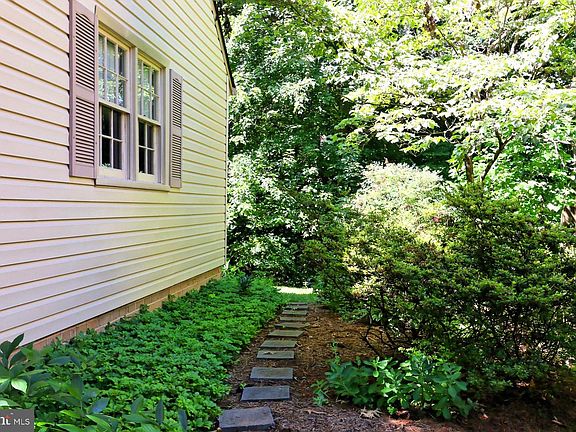 3rd image of 4776 Farndon Ct