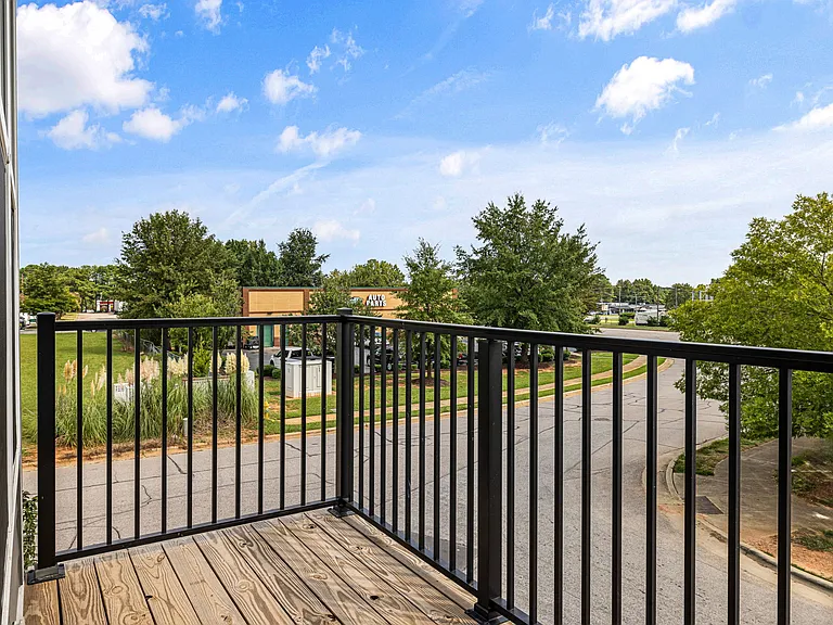 Altitude Raleigh Apartments — Photo 24