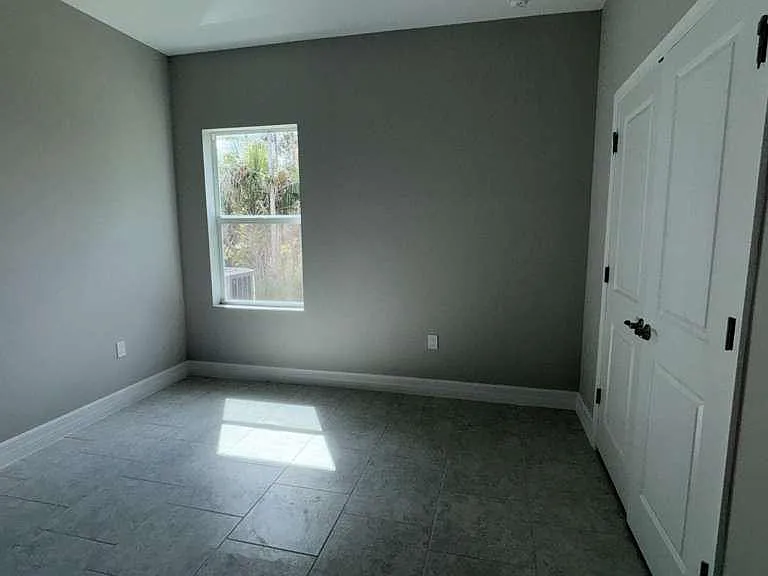 460 Westchester Dr — Photo 16