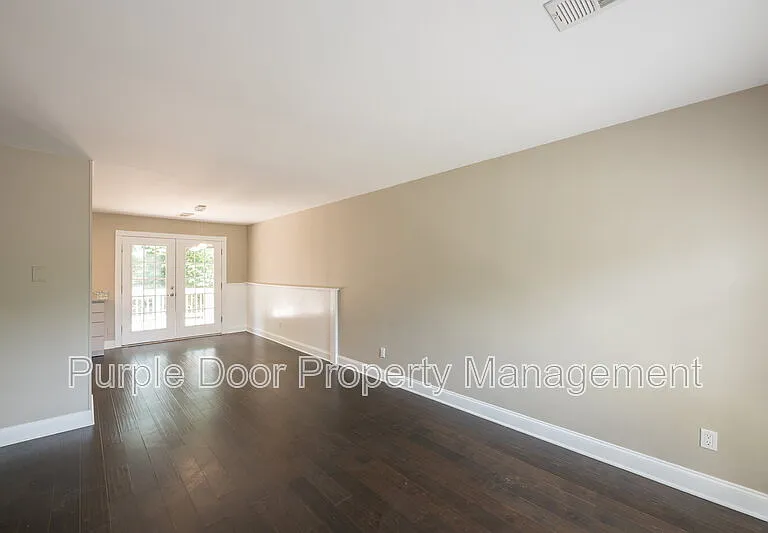 2369 Brenda Dr SE — Photo 9