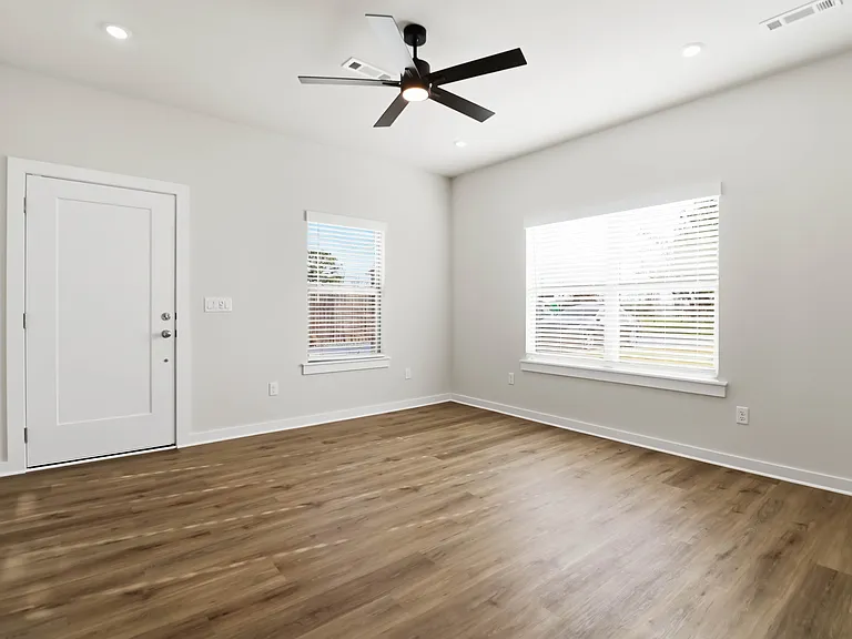 3406 SE K St #1 — Photo 7