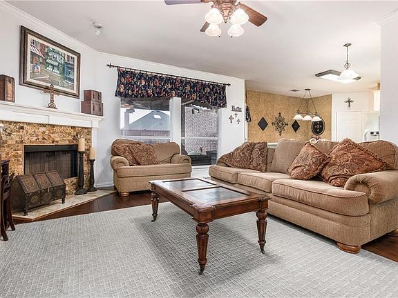 4th image of 1420 Meadow Vista Dr