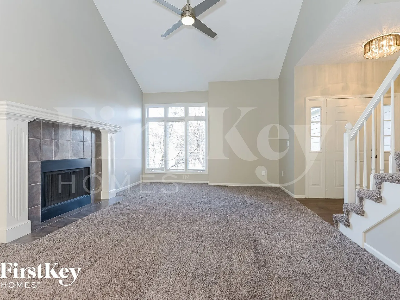 4 bed, 2.5 bath, 2700 sqft, $2,895 — Photo 2