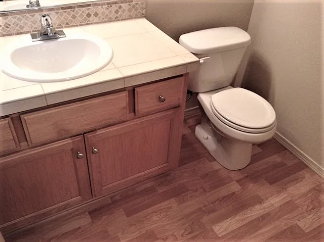 811 NE 115th Cir — Photo 10