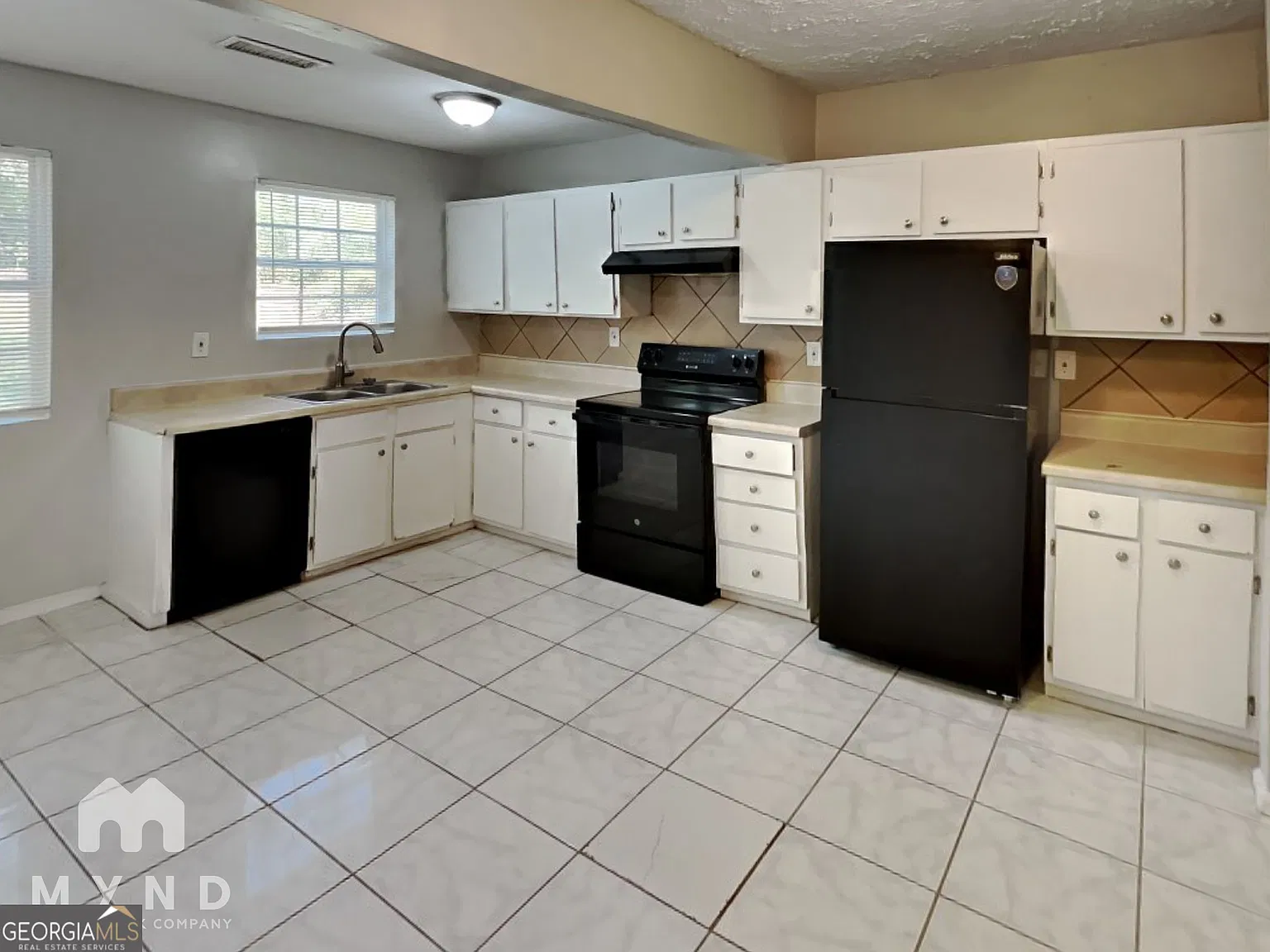 3 bed, 2.0 bath, $1,621 — Photo 2