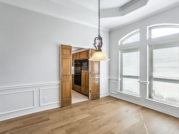 2942 Woodland Hills Dr