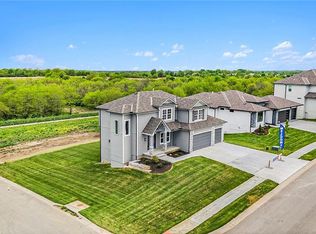3112 SW Summit View Trl, Lees Summit, MO 64082
