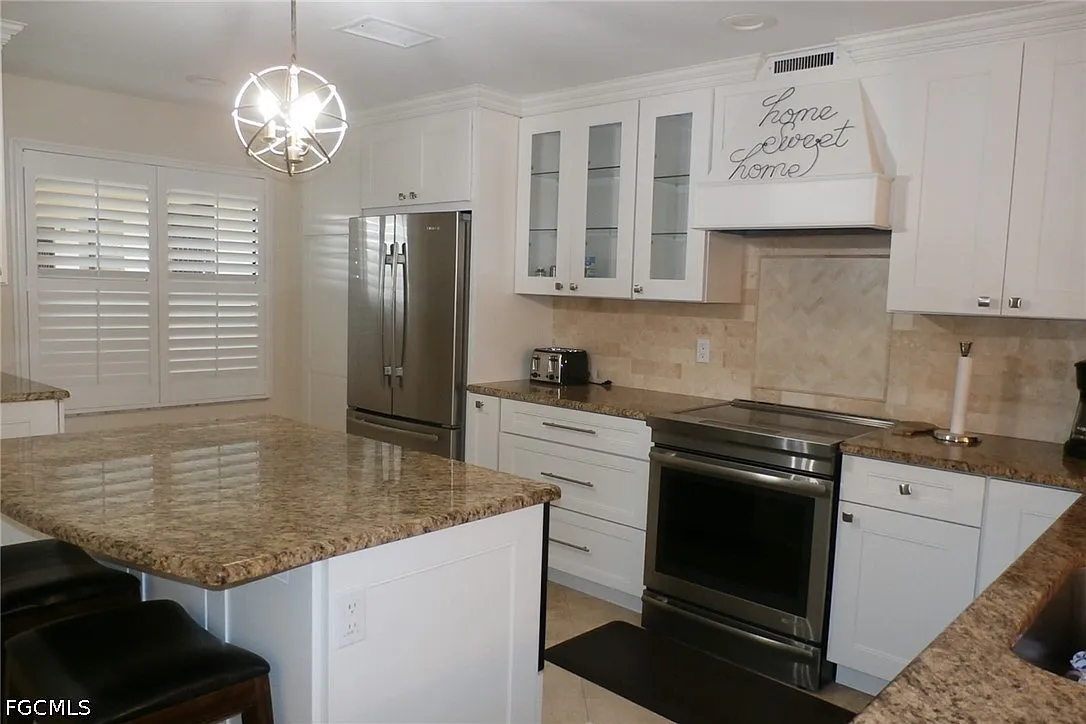2 bed, 2.0 bath, 1069 sqft, $5,000 — Photo 3