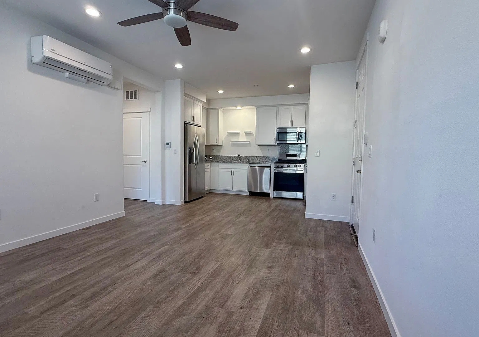 One Bed/One Bath Condo — Photo 3