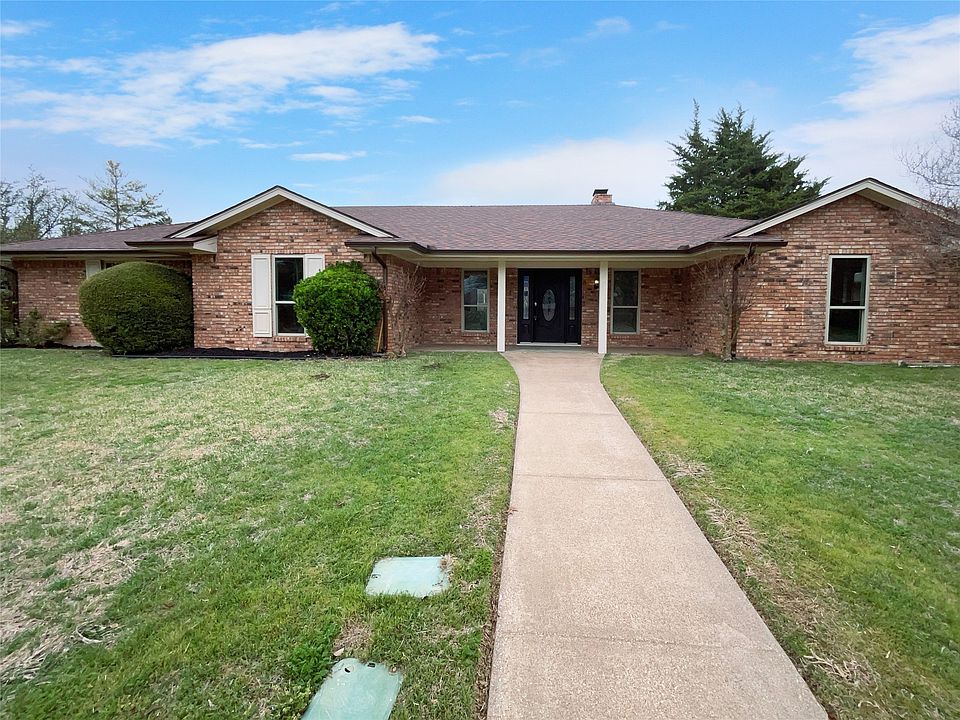 1st image of 345 Pebblebrook Dr