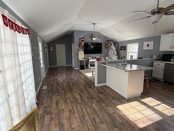 3rd image of 112 Garber Ln