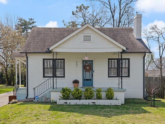 2nd image of 207 Morton Ave