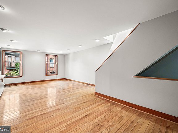 5th image of 241 S 23rd St Floor 2