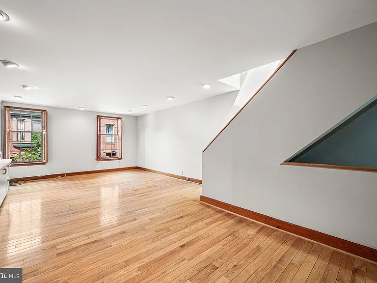 241 S 23rd St #2 — Photo 5