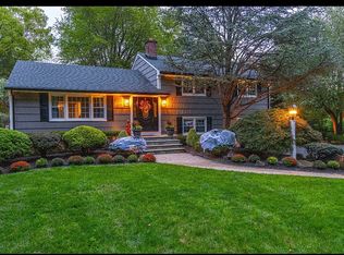 374 S Maple Ave, Basking Ridge, NJ 07920