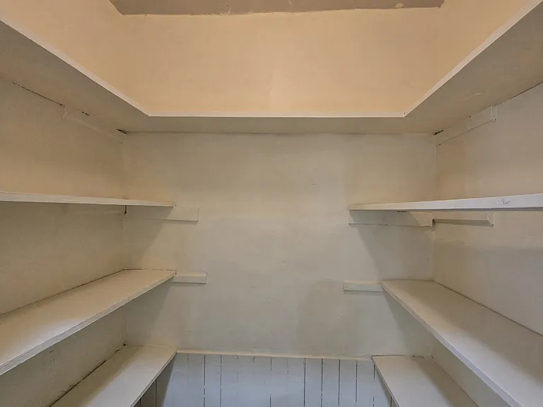 Kitchen pantry