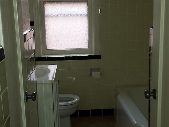 3rd image of 5314 Jamieson Ave #A
