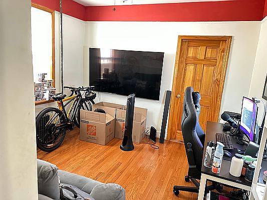 3rd image of 2834 49th St #2
