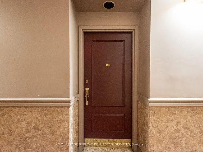 36 James St S #1403 — Photo 6