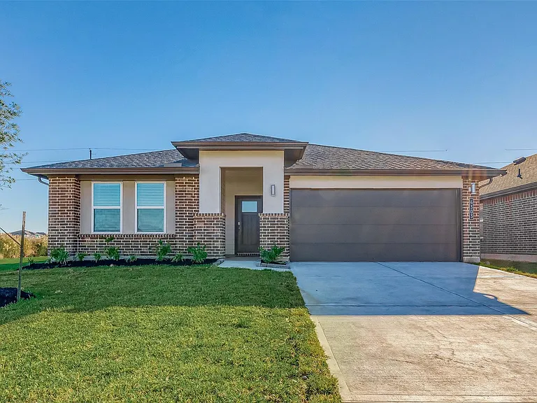 4303 Whitefish Ln — Photo 3