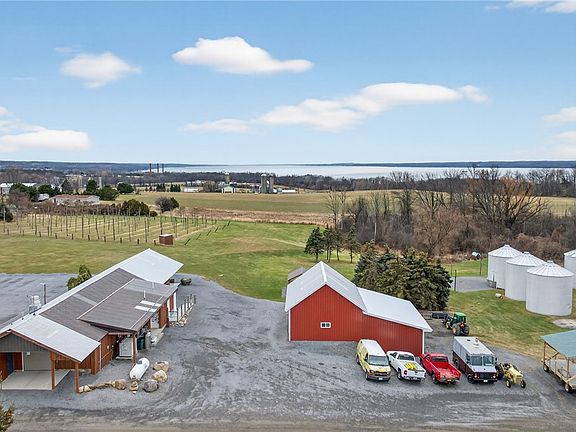 2nd image of 511 Hansen Point Rd