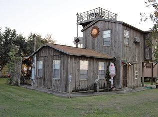 47 Mesquite St E, Palacios, TX 77465
