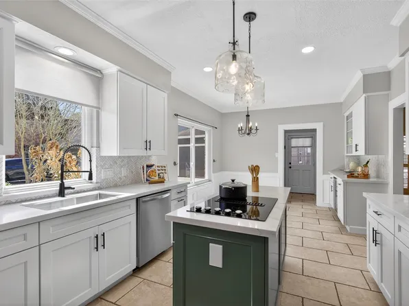 2723 Cedarville Dr, Kingwood, TX 77345