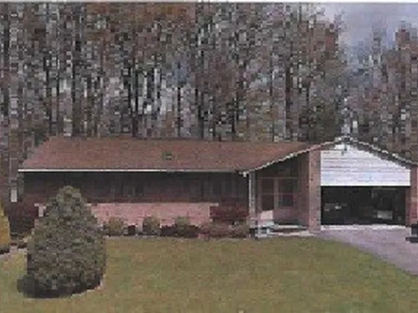 2453 Rhonda Dr, Vestal, NY 13850