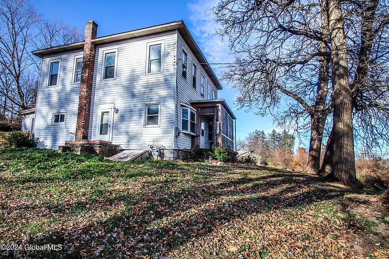 2nd image of 133 Winnie Avenue