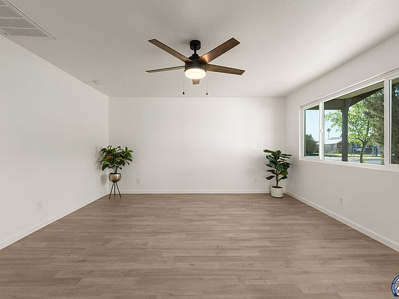 5th image of 20 Dove Ct