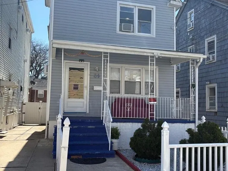 34 Cedar Ave — Photo 2