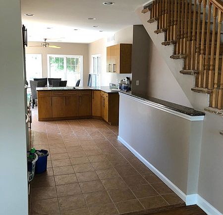 2nd image of 990 Chapin Ave