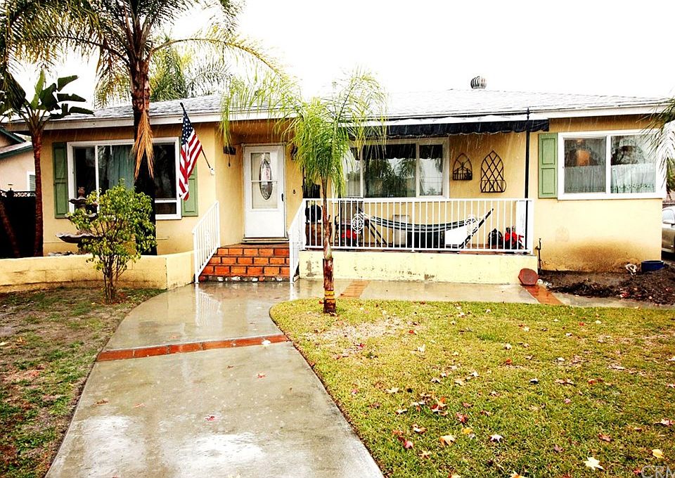 1st image of 555 E Rosewood Ct