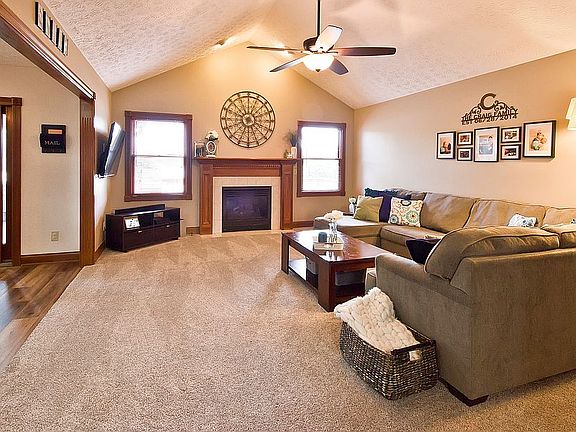 4th image of 2073 Woodcock Dr