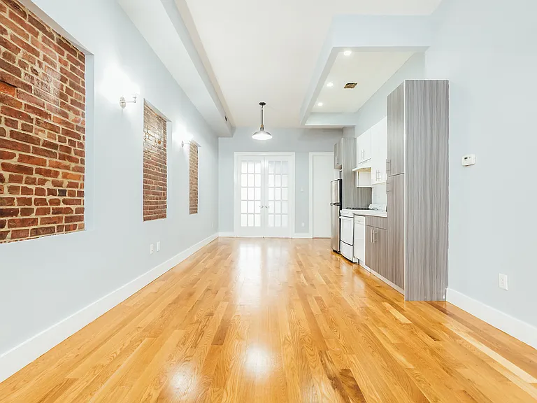 312 Bedford Ave #2 — Photo 3