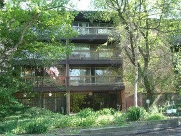 5700 Hillcrest Ln, Lisle, IL 60532