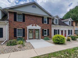 110 Ginger Creek Pkwy, Glen Carbon, IL 62034