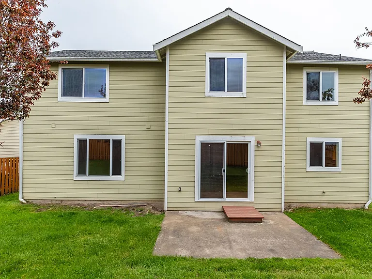 1730 NW Almond Loop — Photo 20
