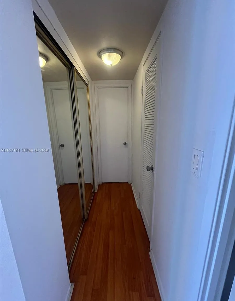 Buckley Towers Condo - Ea — Photo 4