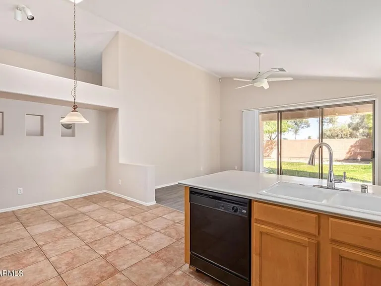 962 W Desert Broom Ct — Photo 17