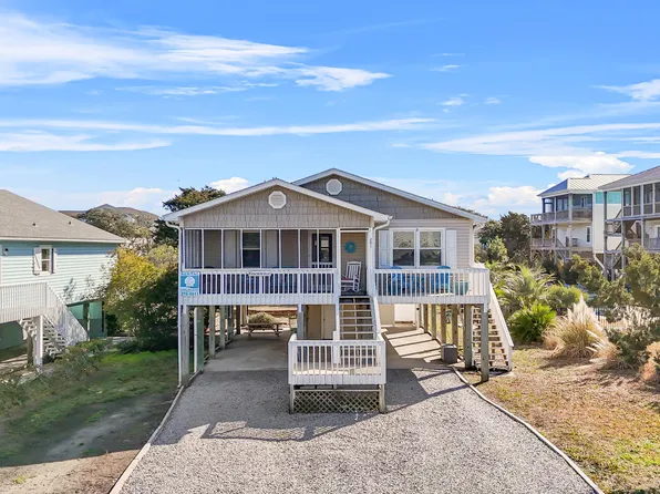 201 14th Place E, Oak Island, NC 28465