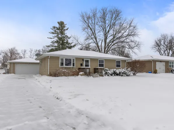 18 Ardith Dr, Normal, IL 61761