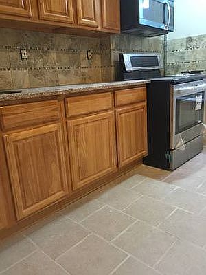 4th image of 642 Park Pl #2