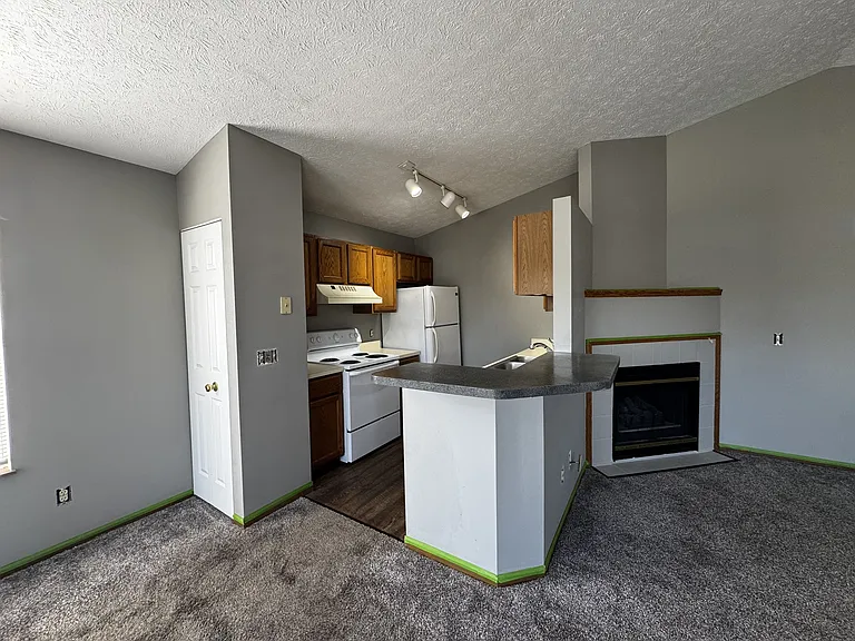 3688 Harris Ave NW — Photo 4