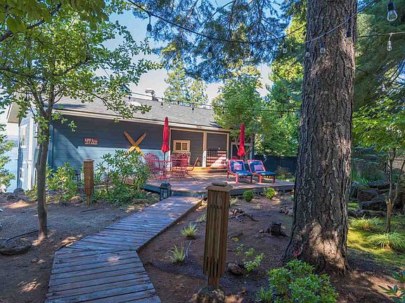 2nd image of 1343 Lassen View Dr