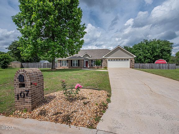3rd image of 107 Blackberry Ln
