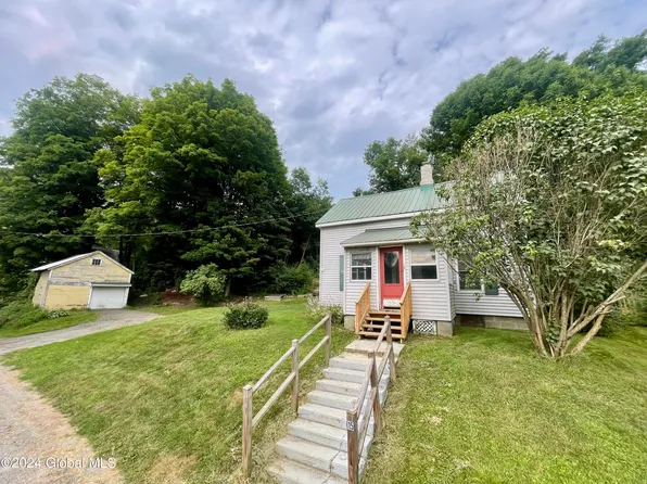 15 Prouty Road, Granville, NY 12832