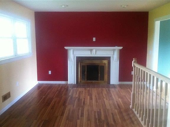 4th image of 111 McFarland Dr